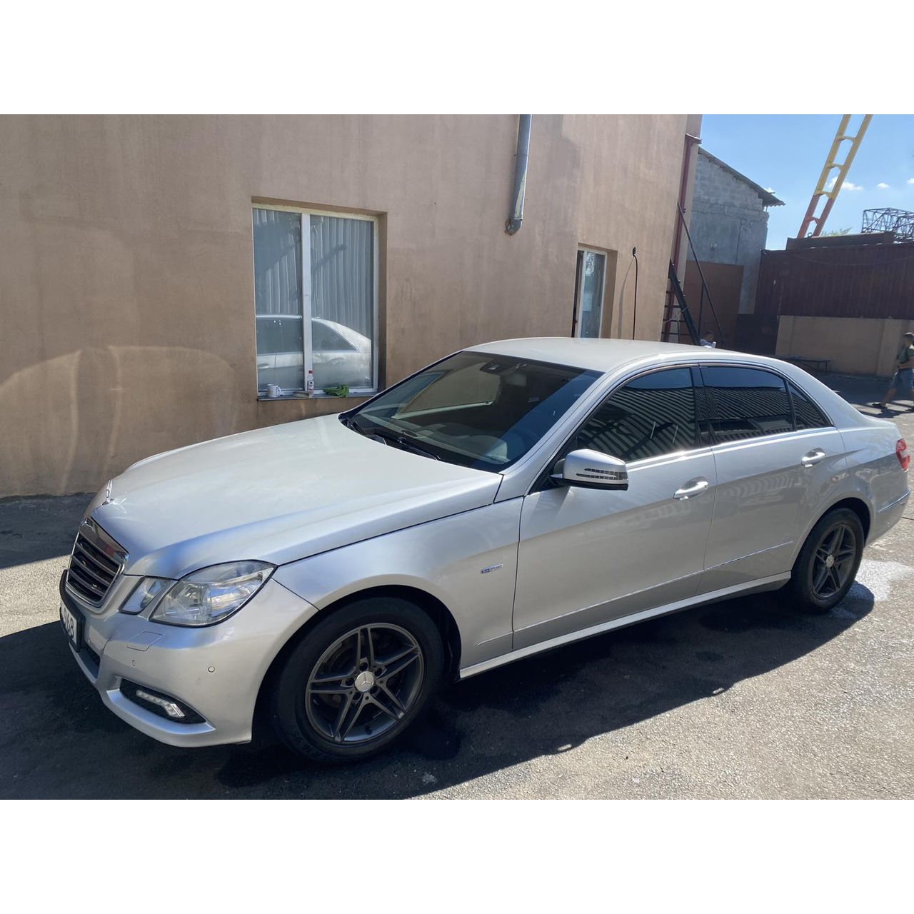 Mercedes E-Class foto 1