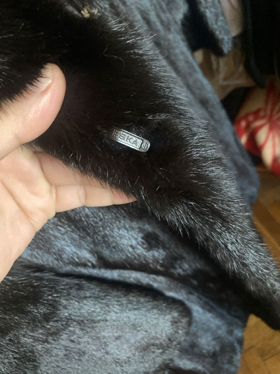 Продам шубу Saga Mink новая