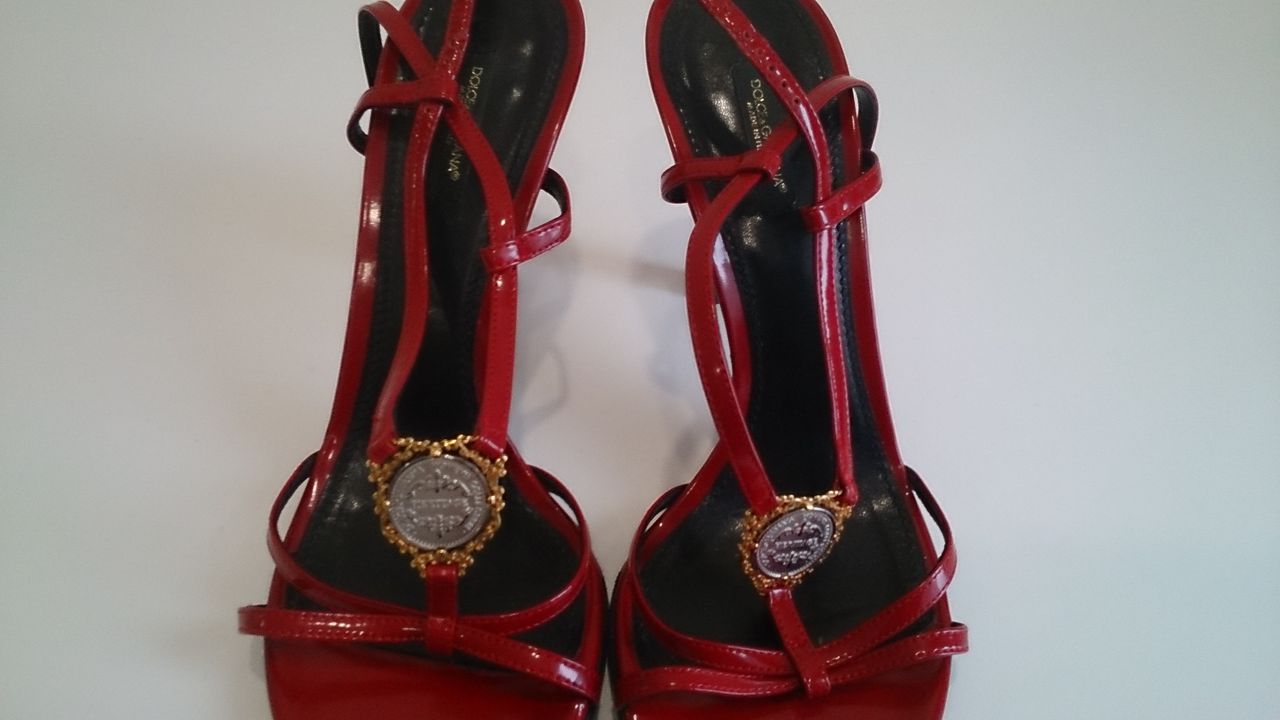 Продая оригинальные Dolce&Gabbana босоножки фото 0