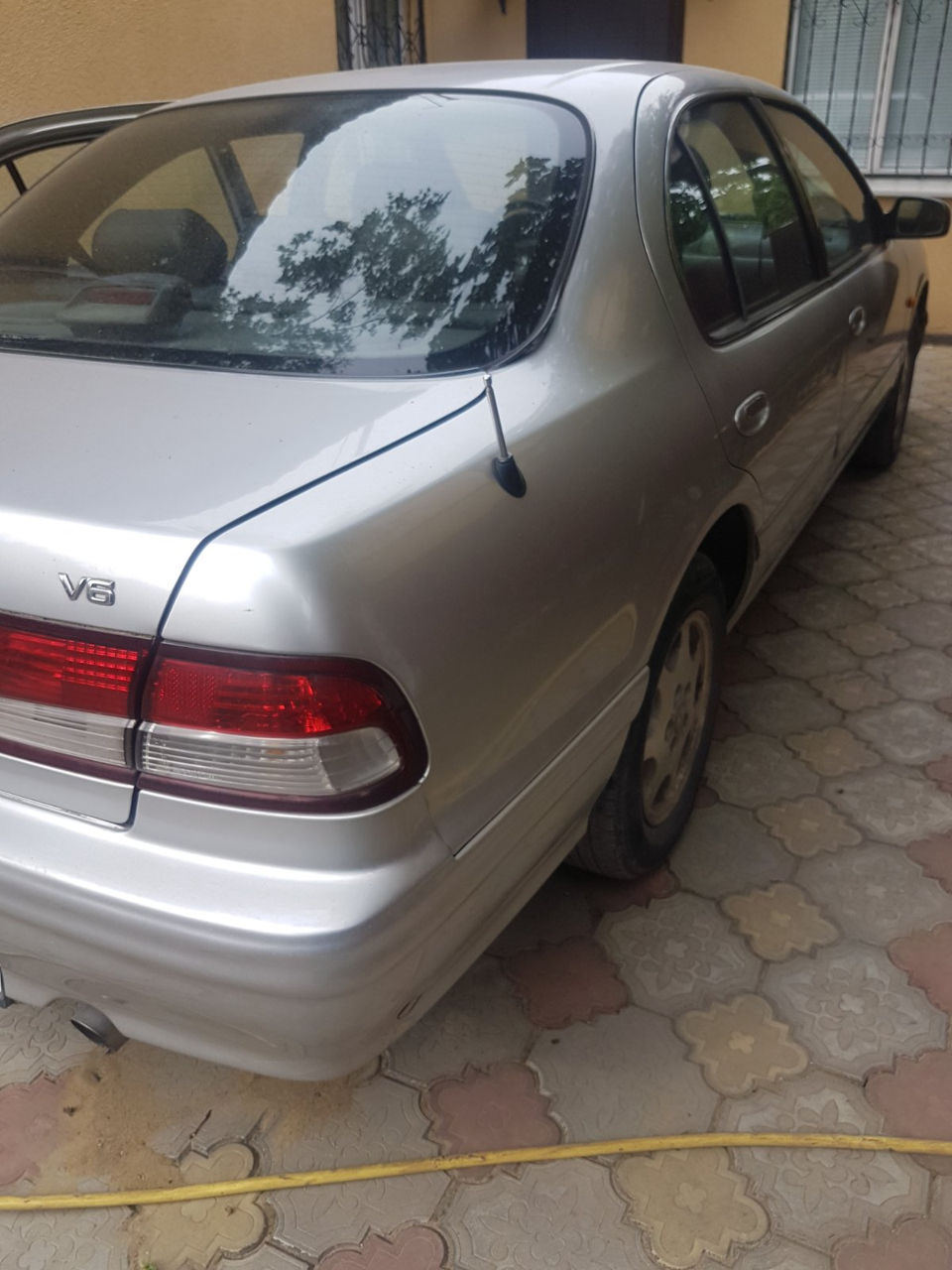 Nissan Maxima foto 1