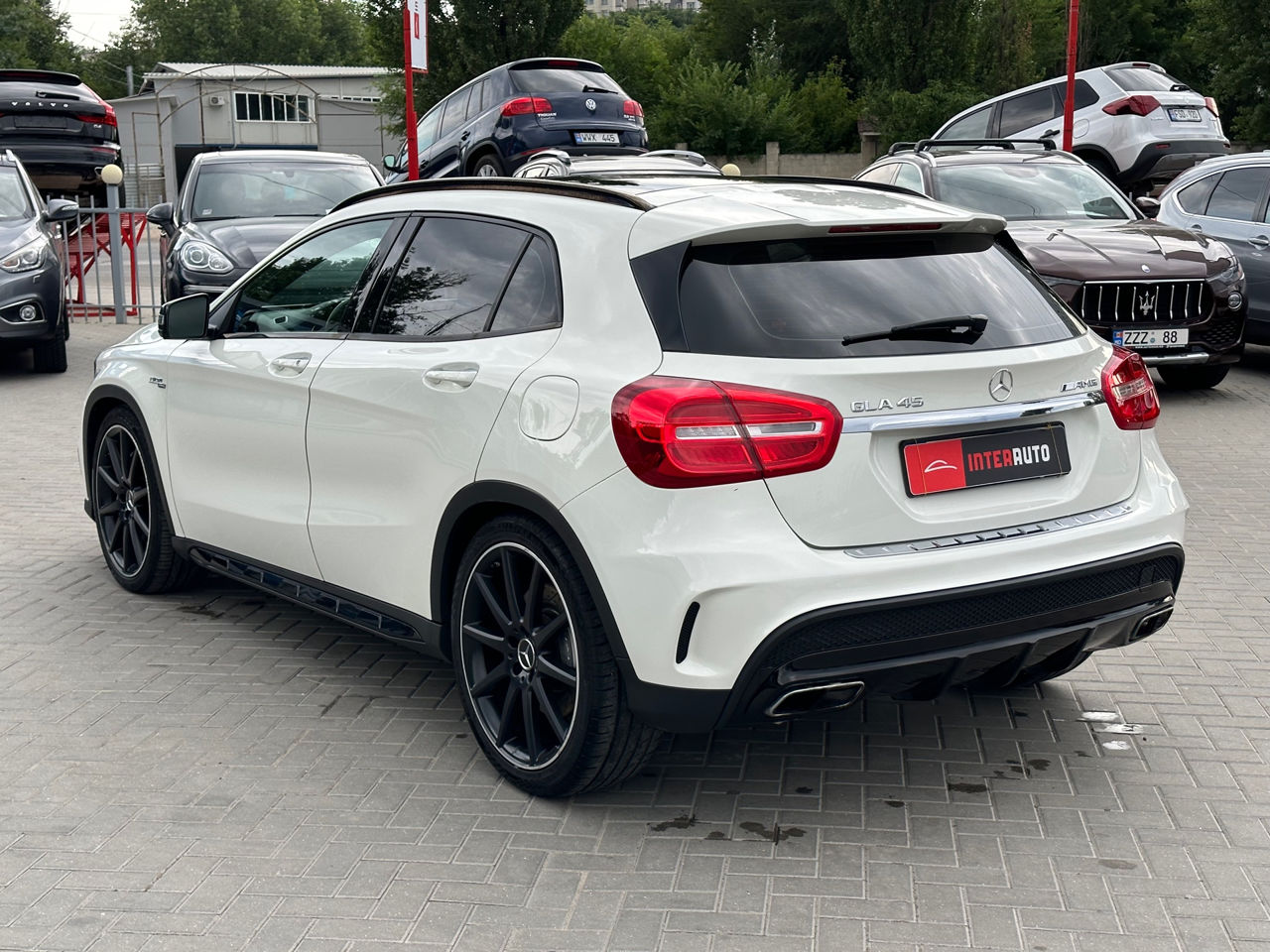 Mercedes GLA foto 2