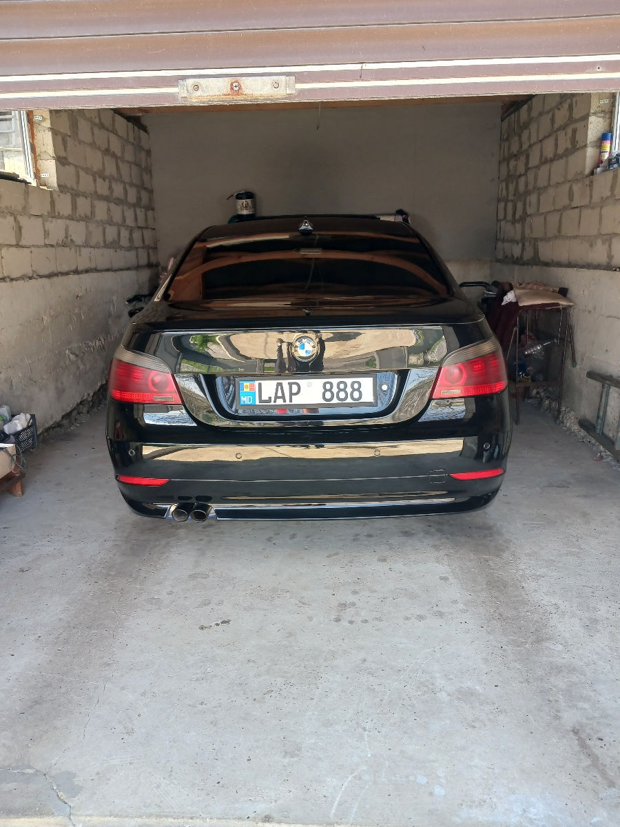 BMW 5 Series фото 7