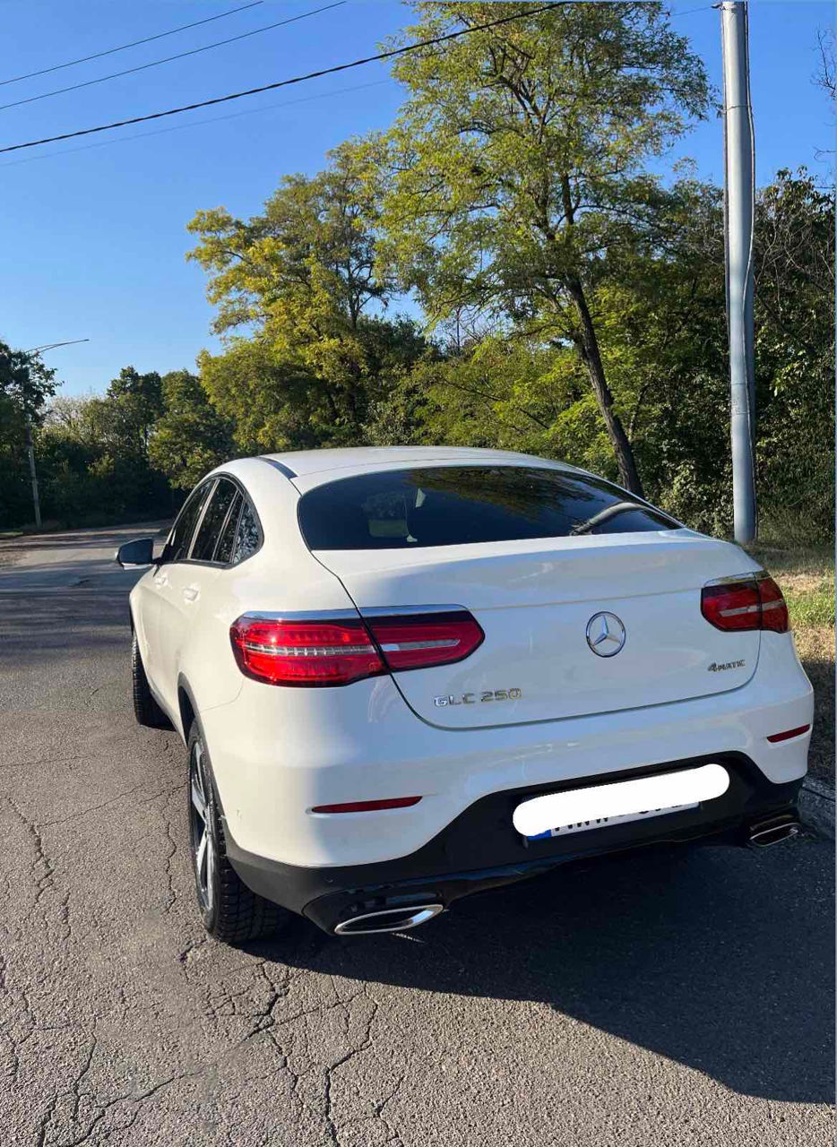 Mercedes GLC Coupe foto 2