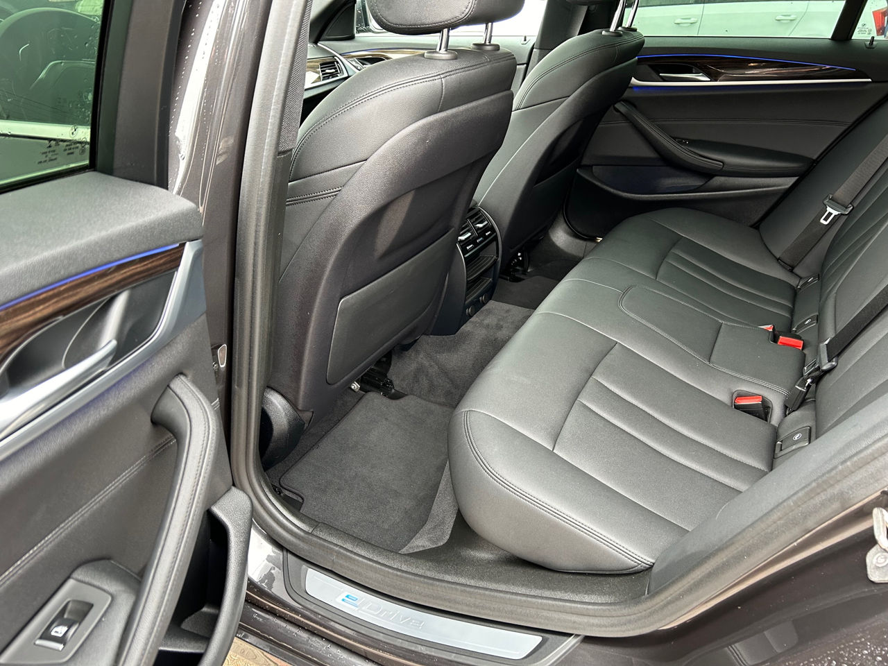 BMW 5 Series foto 16