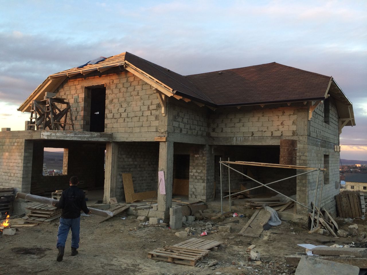 Construim acoperisuri moderne  pe placul tau foto 8