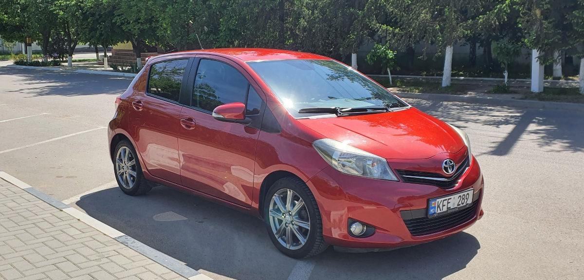 Toyota Yaris foto 1