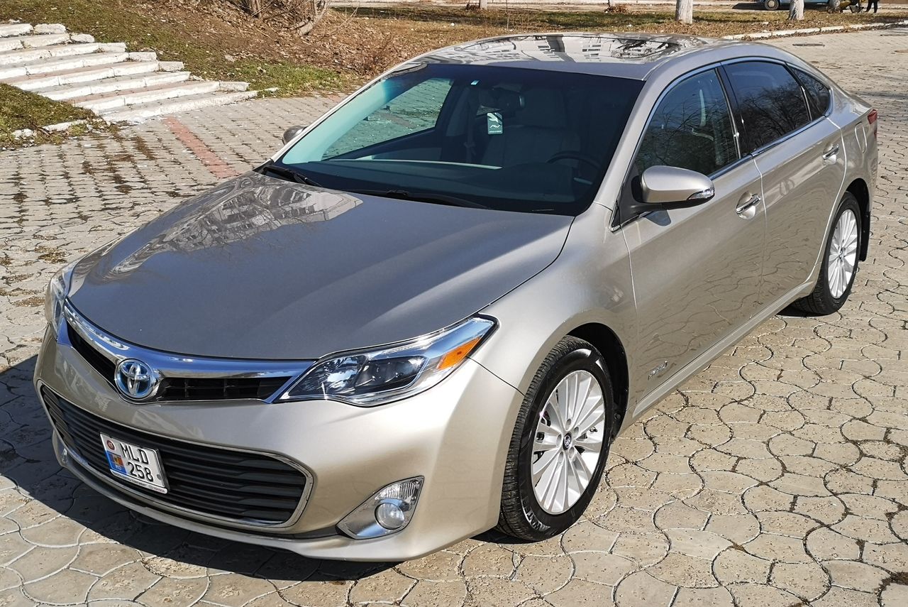 Toyota avalon avito