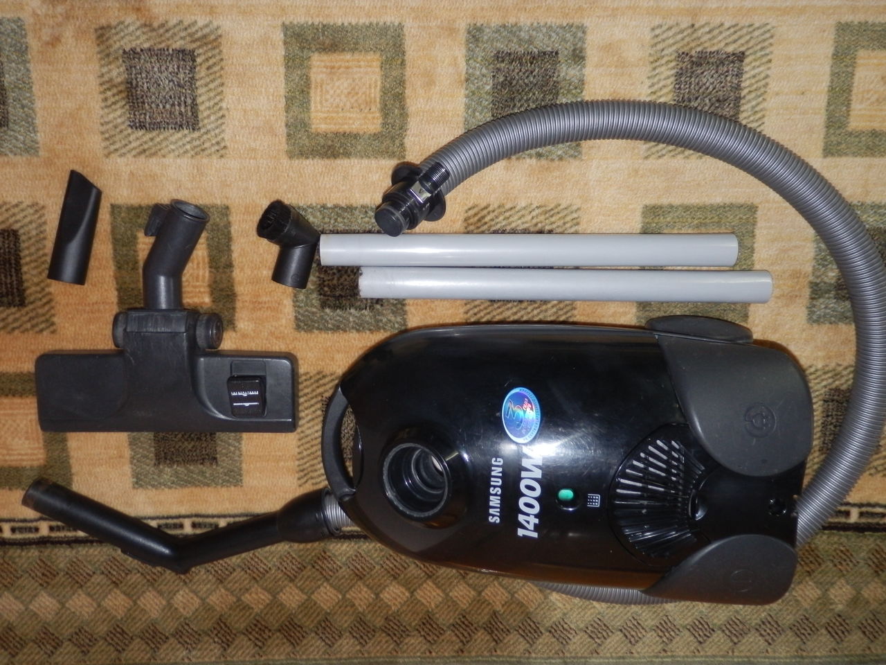 Samsung VC-6014 max 1400W.