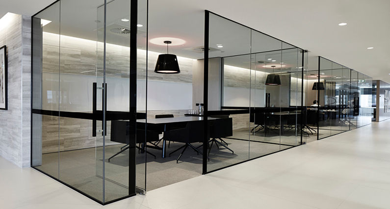 Pereti despartitor din PVC/aluminiu/sticla securizata.Перегородки из ПВХ/алюминия/стекла. foto 0