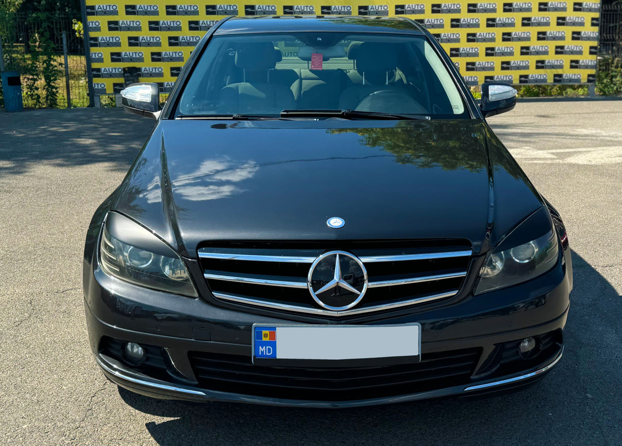 Mercedes C-Class foto 1