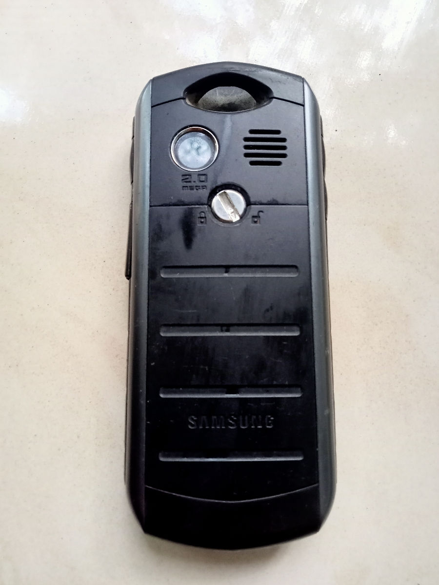 Samsung GT-B2710 foto 1