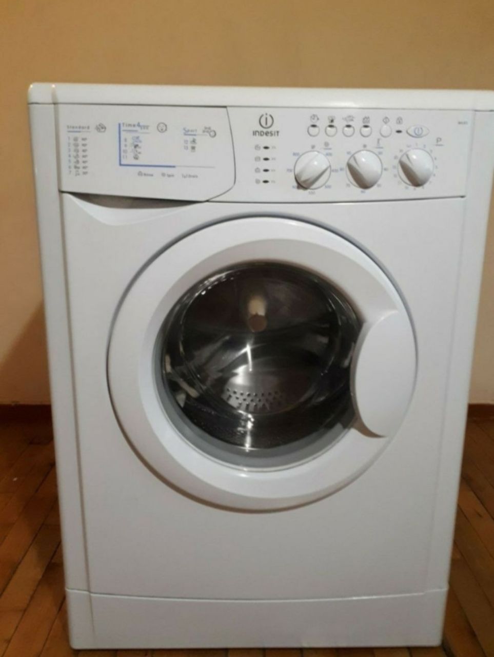 Indesit., 6кг., 1000об., отличная.