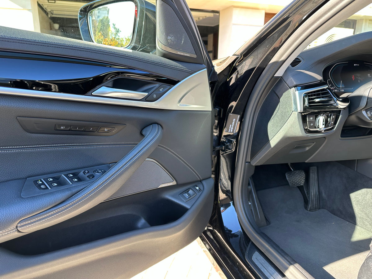 BMW 5 Series фото 6