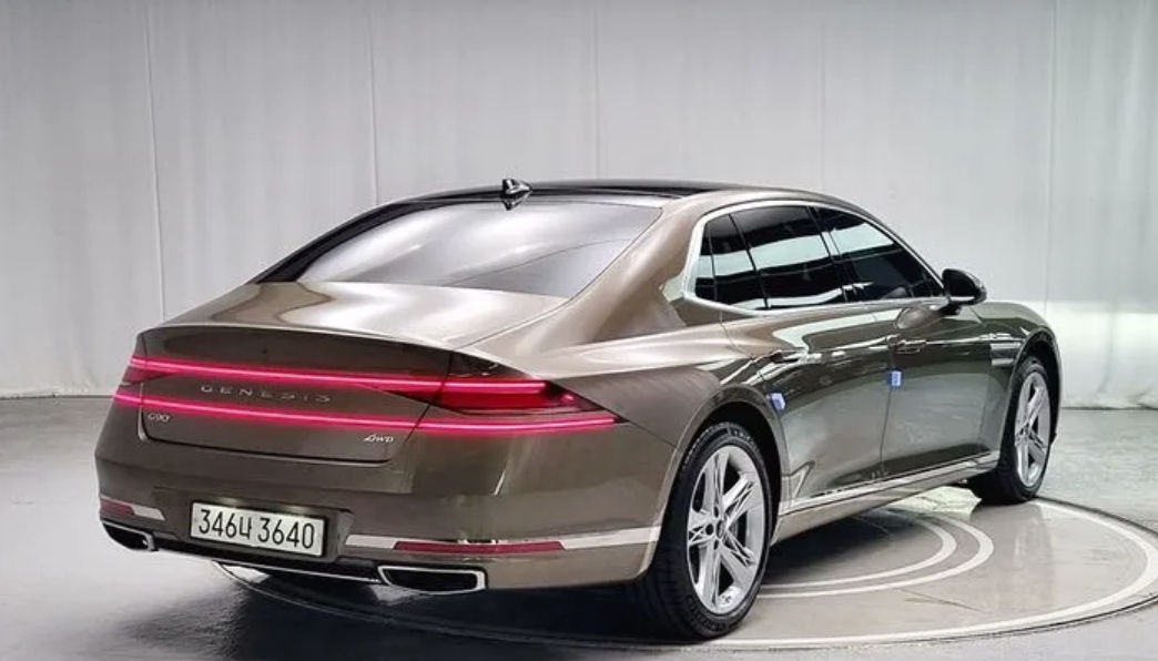 Genesis G90 foto 1