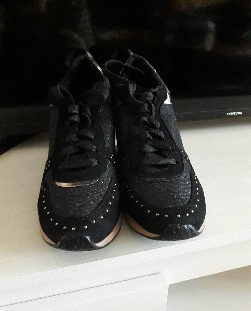 Продам сникерсы
