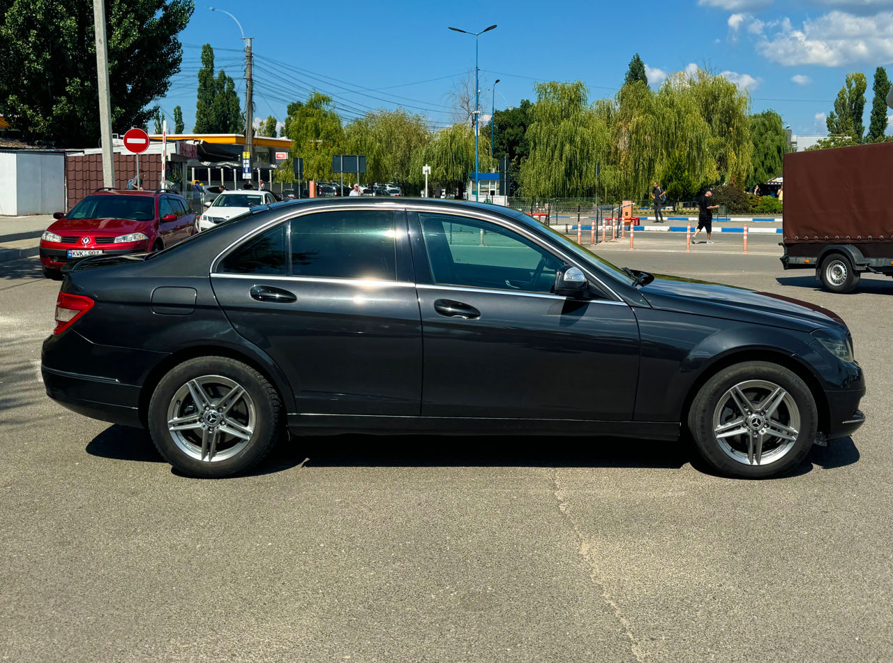 Mercedes C-Class foto 3