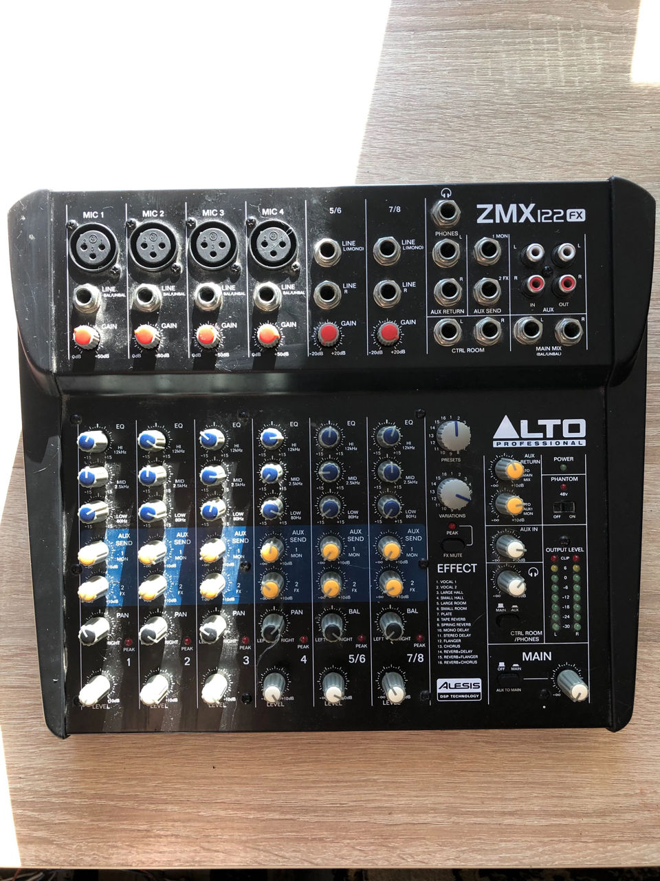 Mixer pentru muzică Alto ZMX122FX foto 2