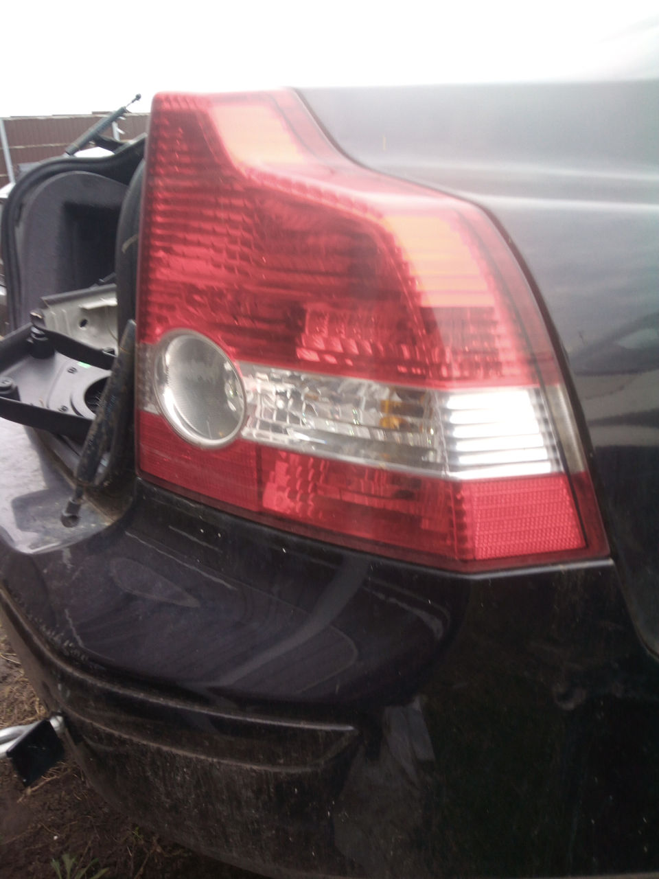 Dezmembrez Volvo s40 din 2005 foto 1