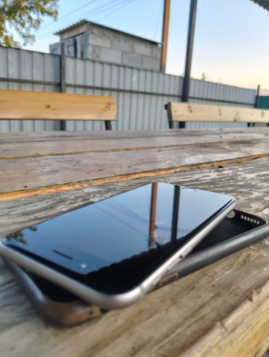 Apple iPhone 6s Balenciaga  foto 5