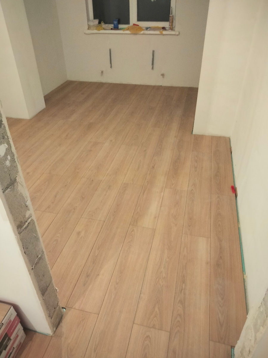 Montare laminat. Calitate garantata. foto 0
