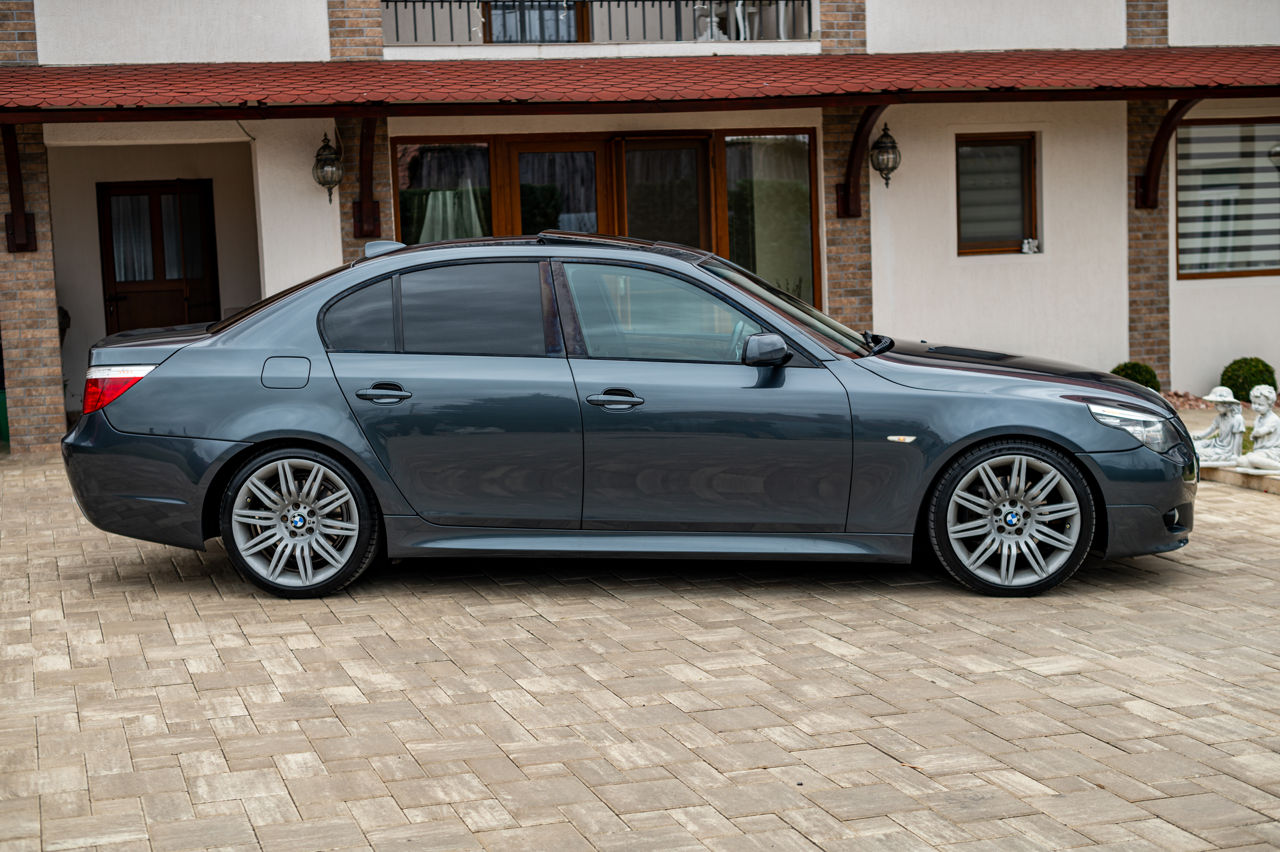 BMW 5 Series foto 4