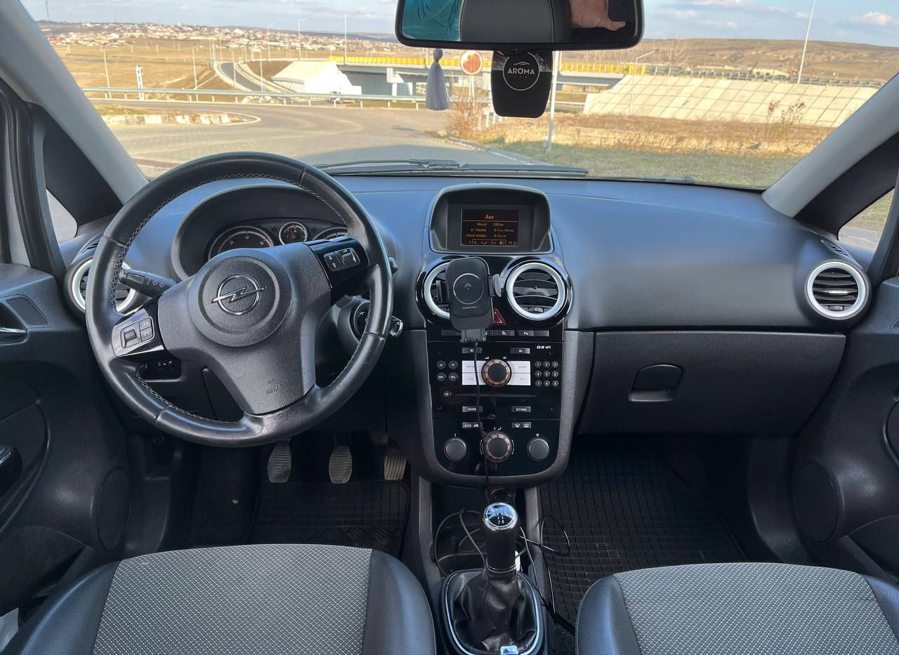 Opel Corsa foto 1