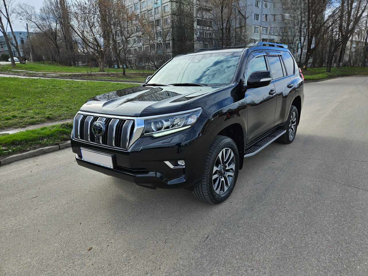 Toyota Land Cruiser Prado foto 2