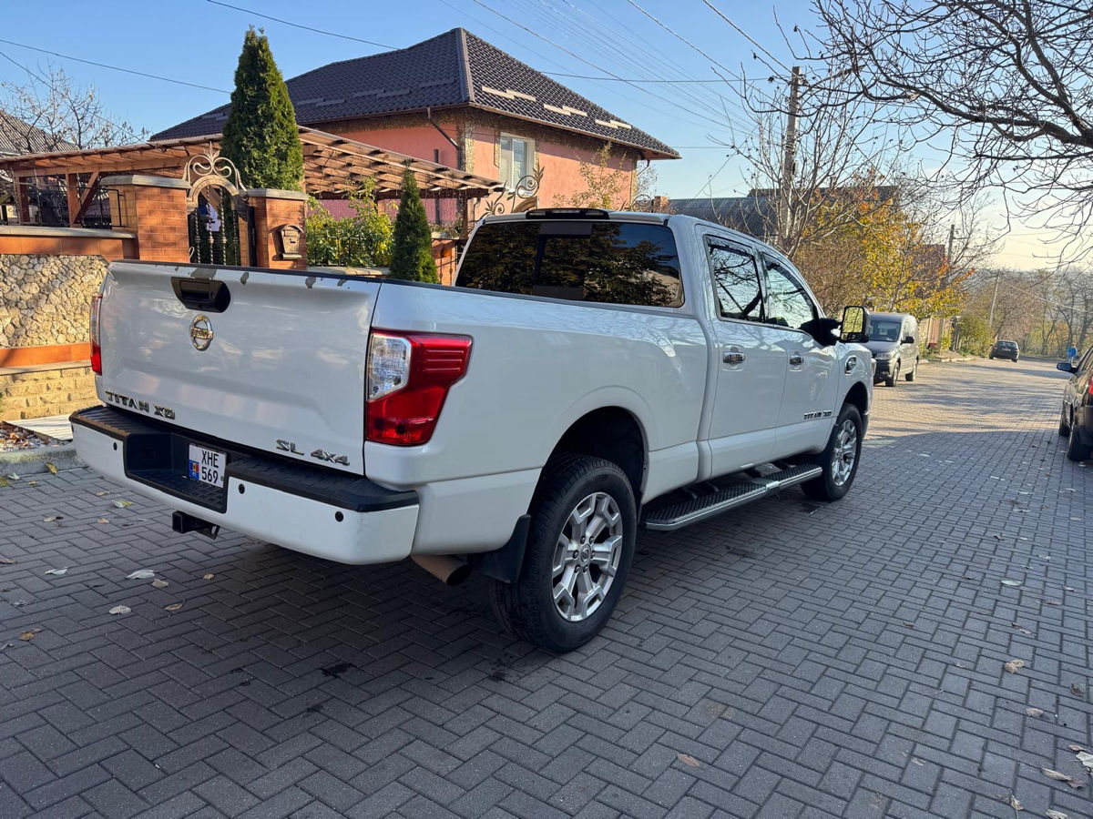 Nissan Titan foto 3