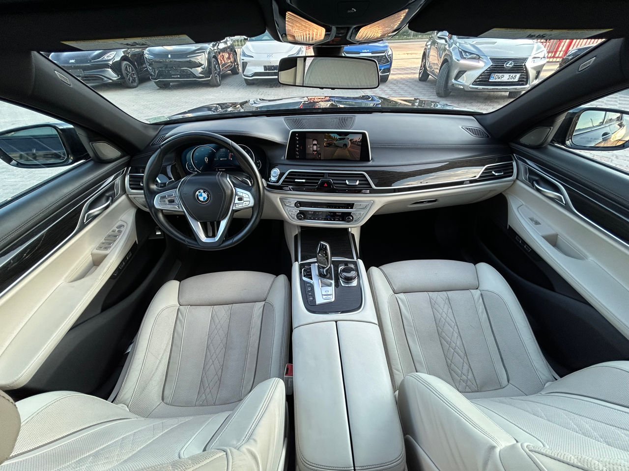 BMW 7 Series foto 8