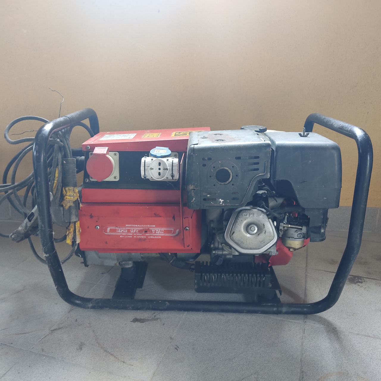 Generator electric cu aparat de sudura incorporat. foto 3