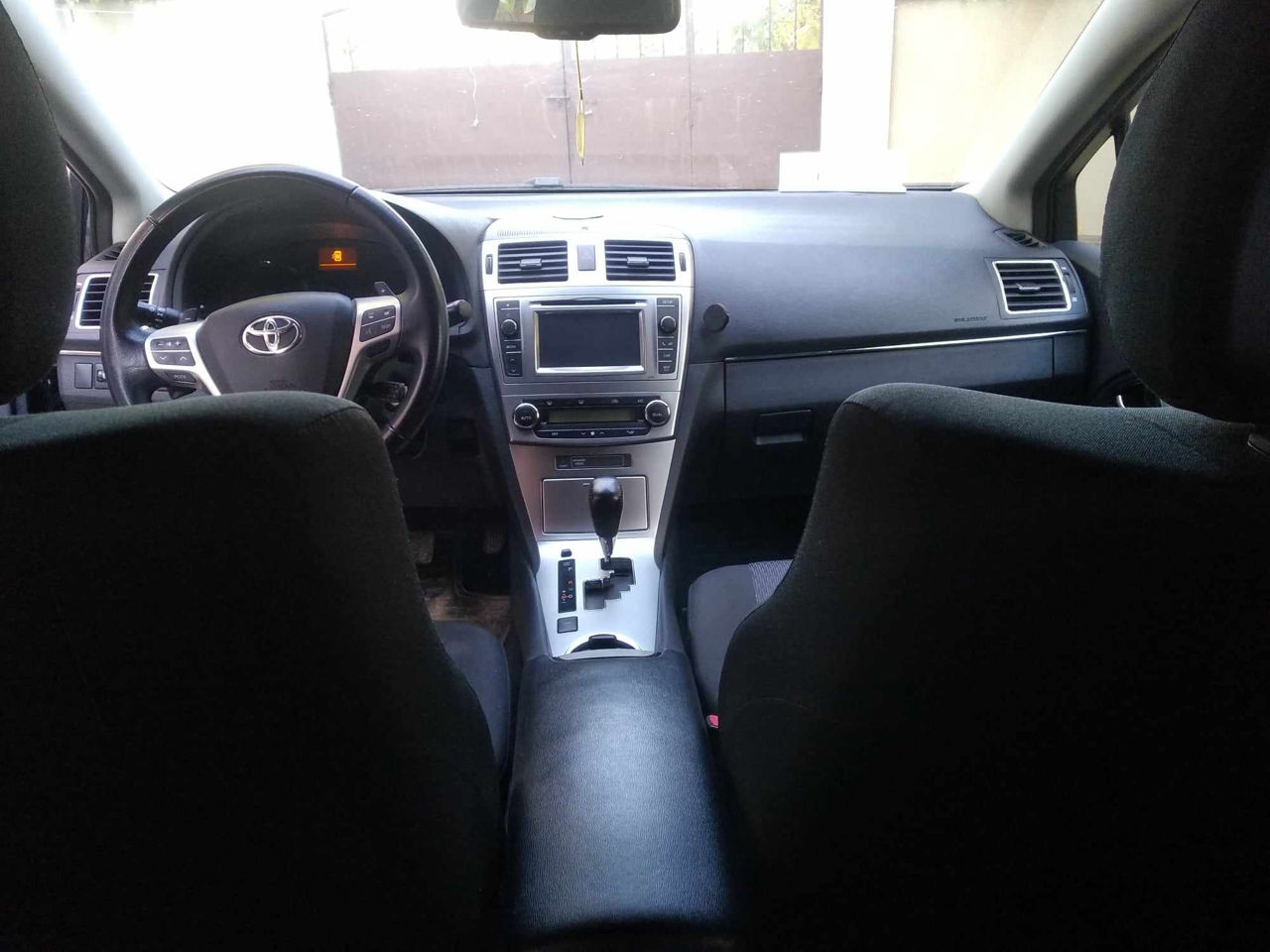 Toyota Avensis фото 4