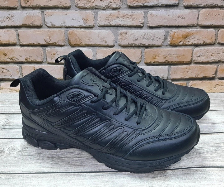 Adidași foto 0