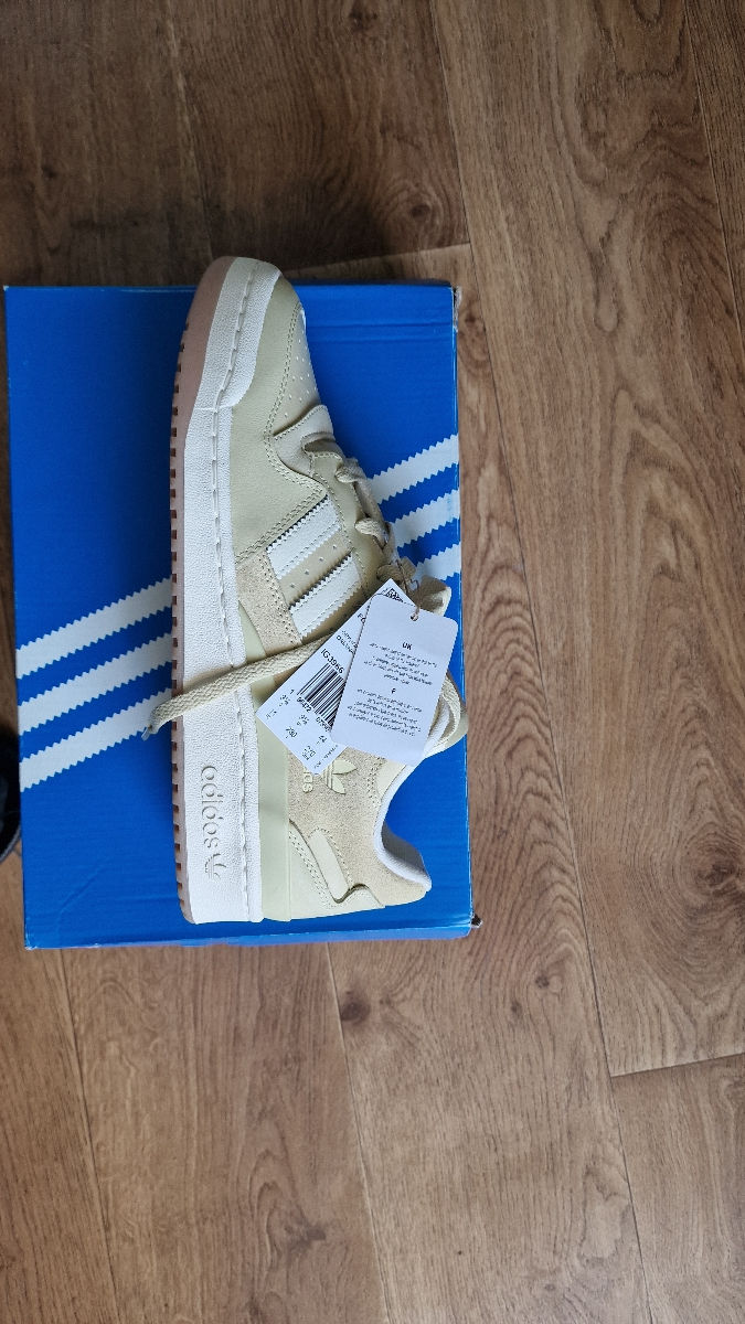 Vind Adidas Forum Low CL W  44 foto 1