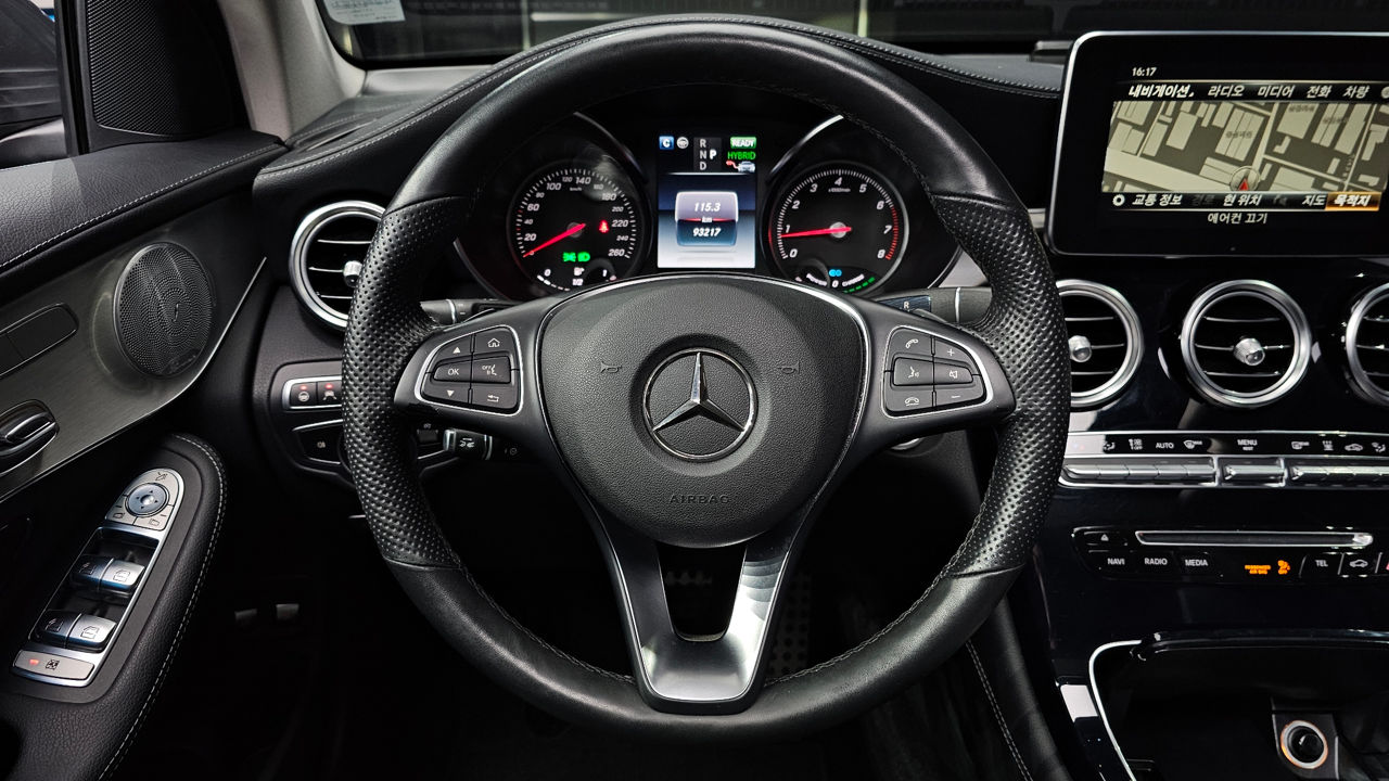 Mercedes GLC foto 4