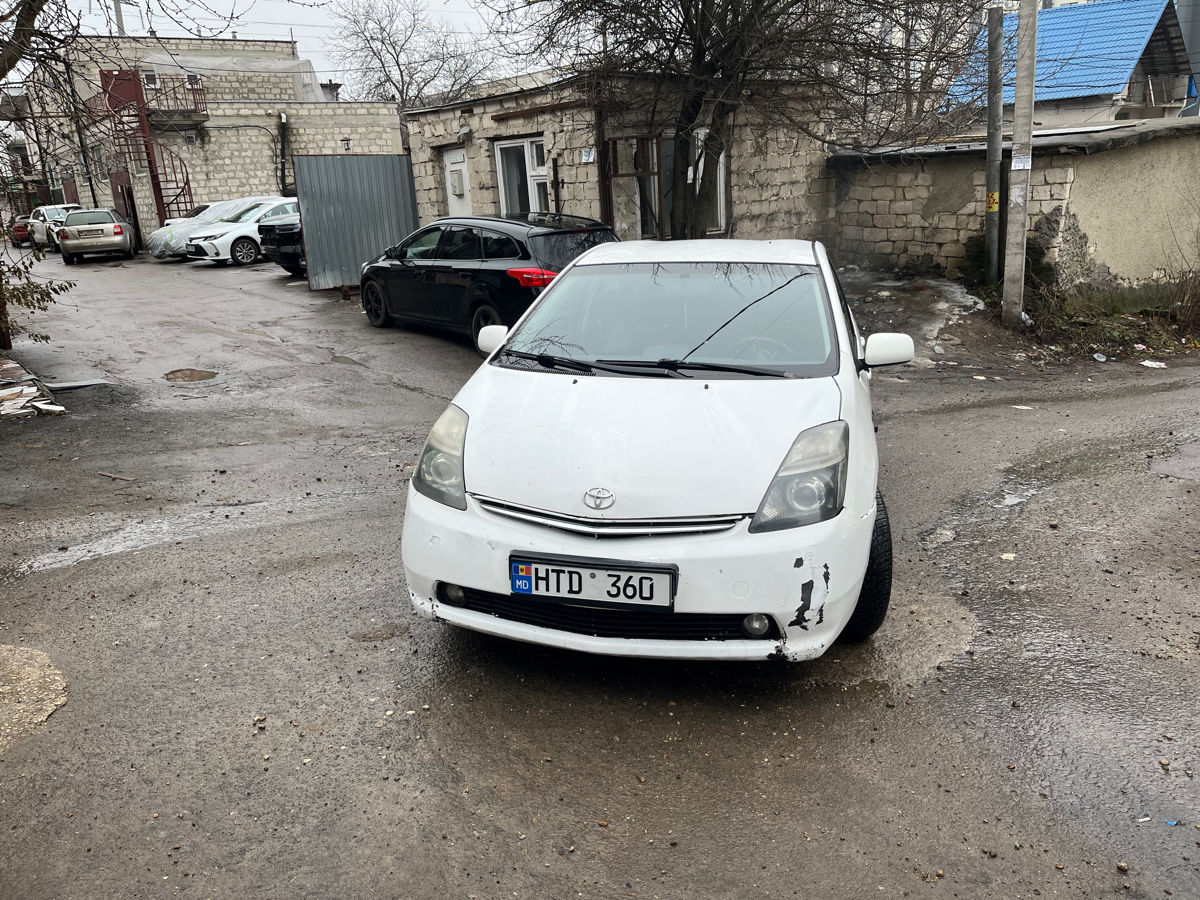 Toyota Prius 2008 г. с пробегом 500000 км, Гибрид, 2800 €