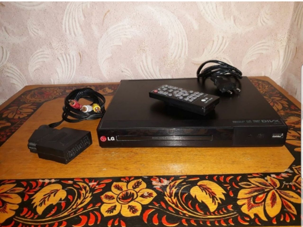 LG DP132 DVD / CD / USB