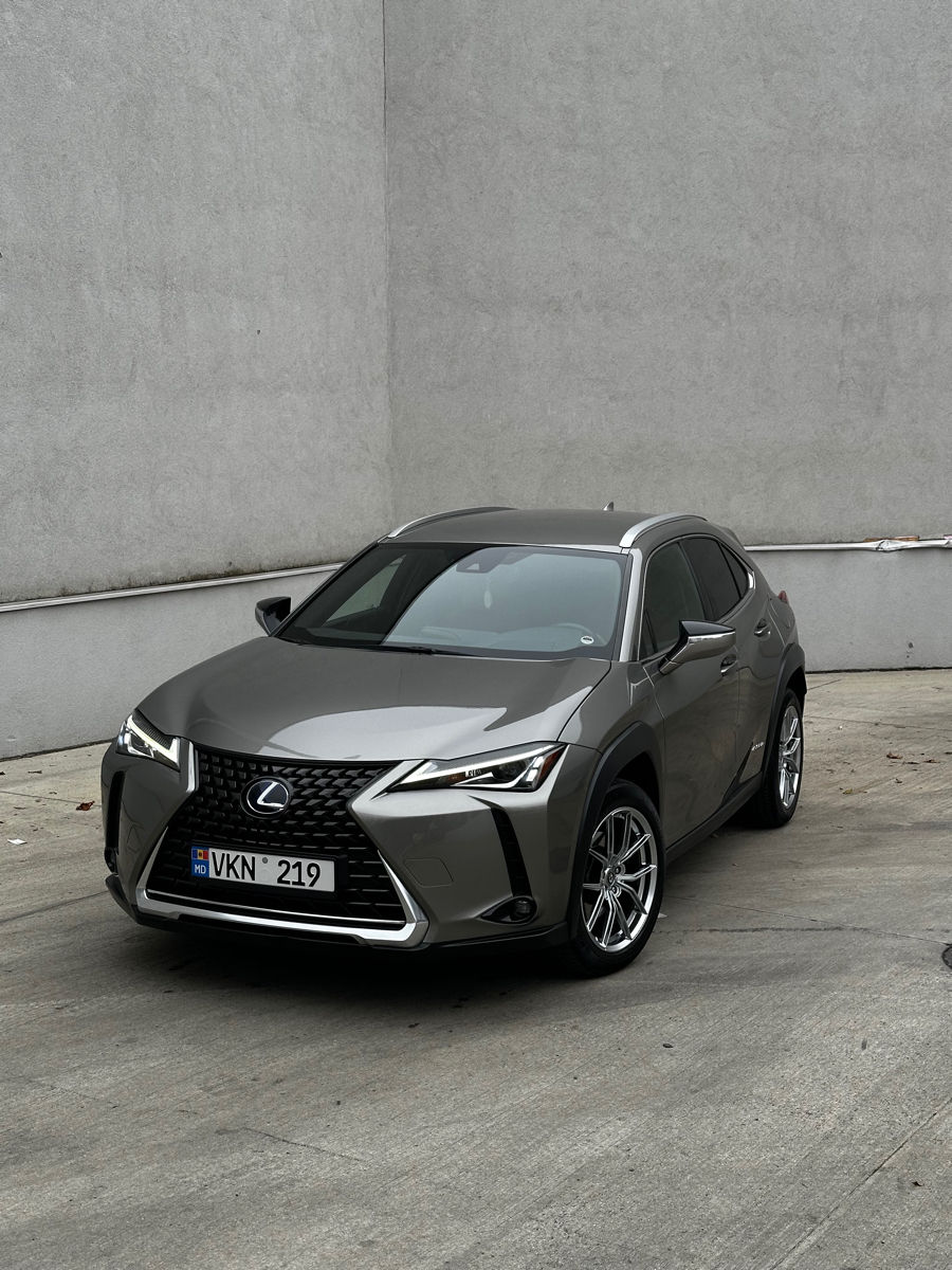 Lexus UX фото 1