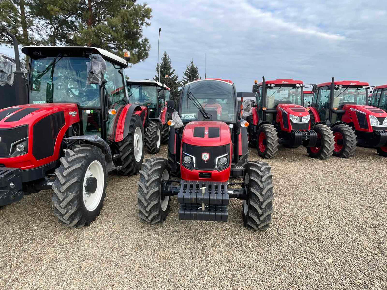 Schimba tractorul vechi pe un ArmaTrac 804.4 80 c.p. (pentru livada si vie) foto 0