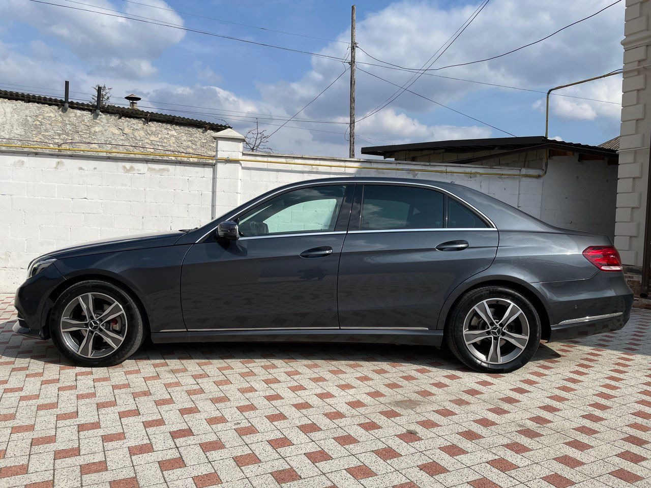 Mercedes E-Class foto 2