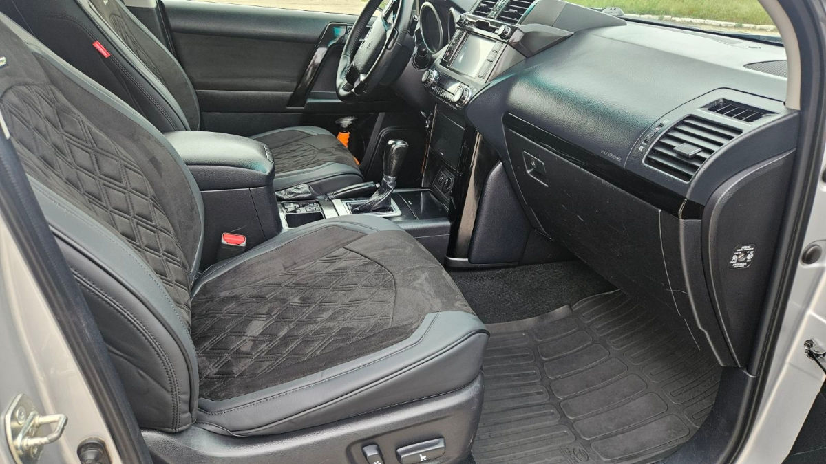 Toyota Land Cruiser Prado фото 8