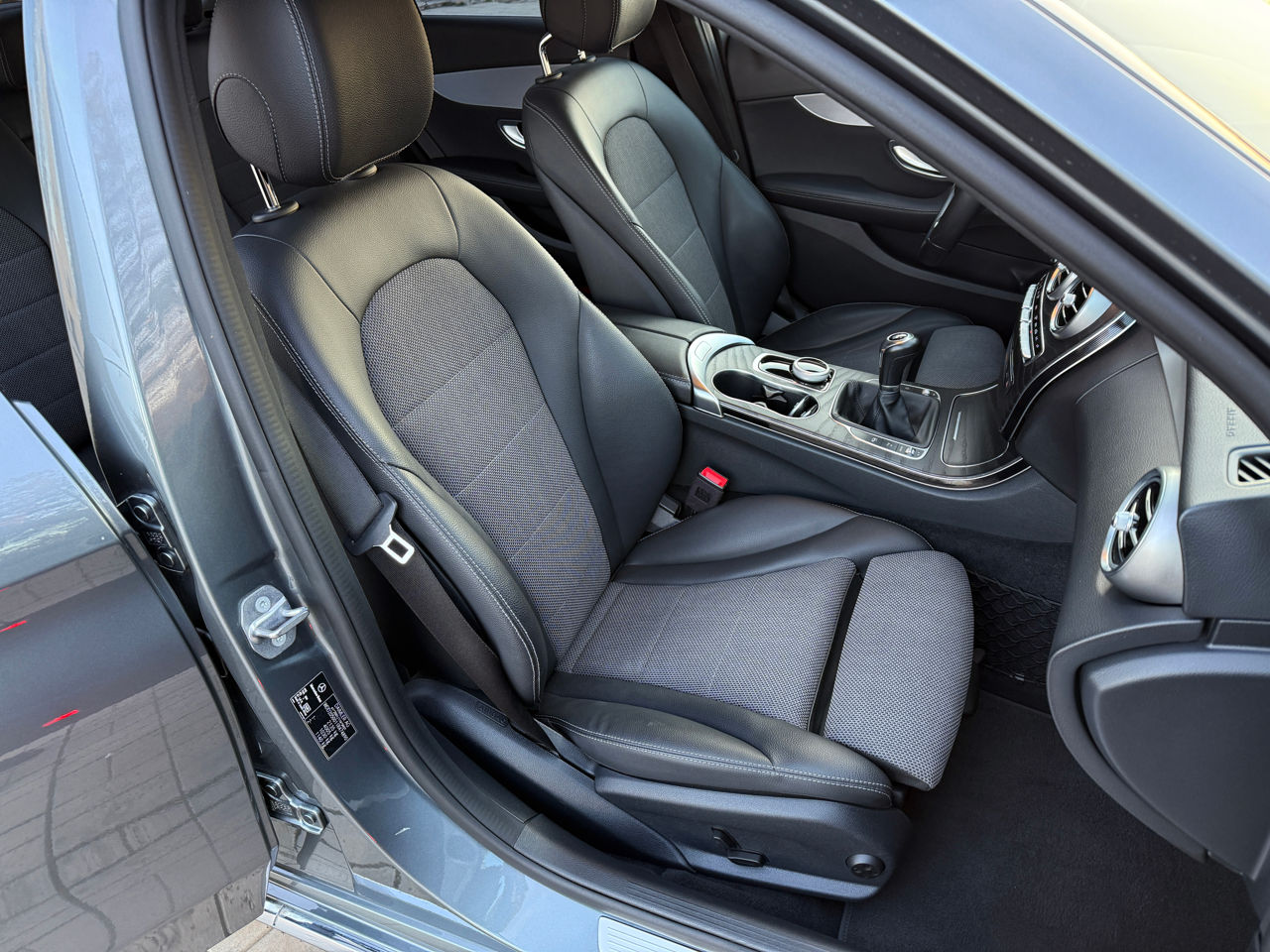 Mercedes C-Class foto 2