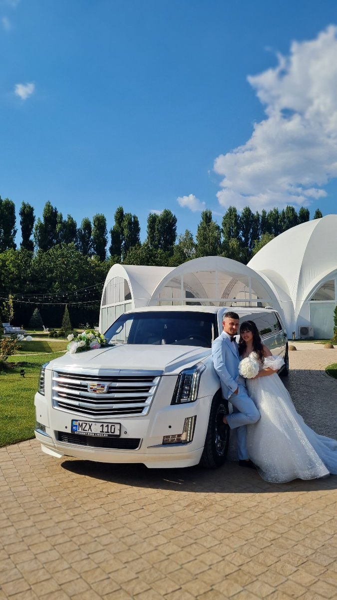 Limuzina Cadillac Escalade foto 4