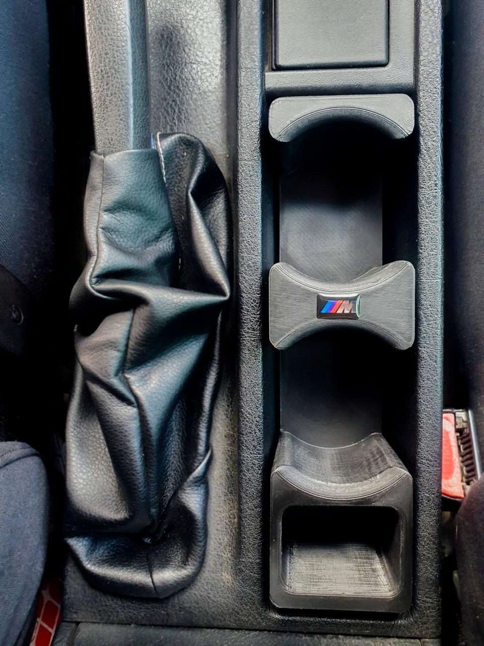 Подставка для стаканчиков кофе на модели BMW E34 E36  фото 0