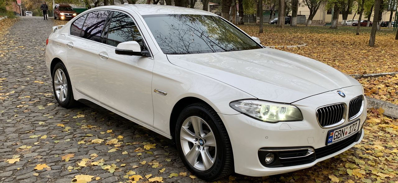 BMW 5 Series foto 0