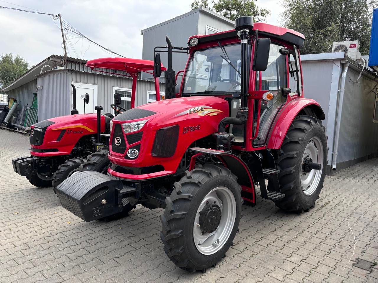 Tractor Dong Feng 804  ( 80 CP ) Model Nou фото 6