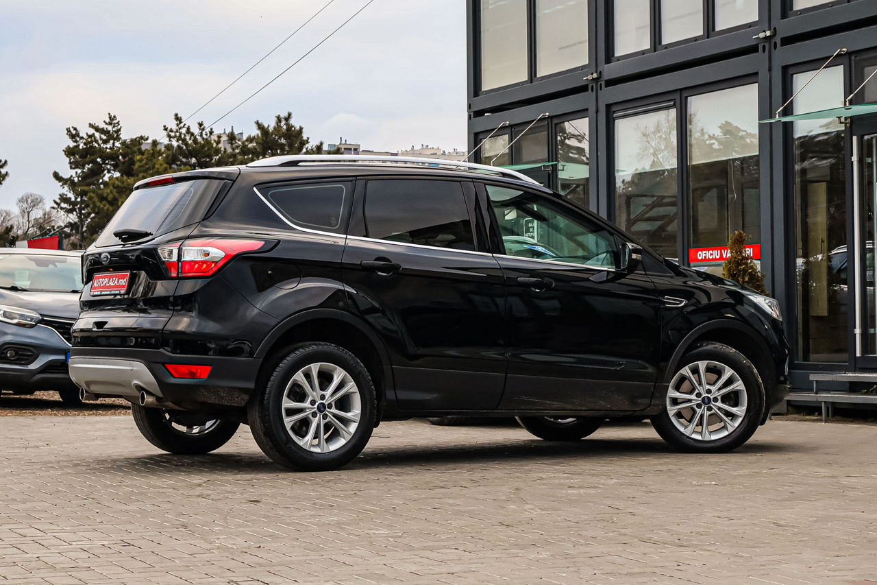 Ford Kuga foto 1