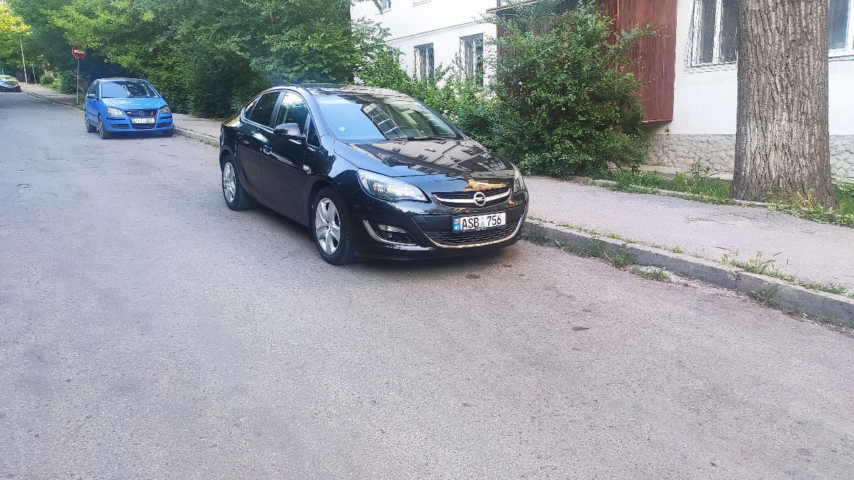 Opel Astra foto 1