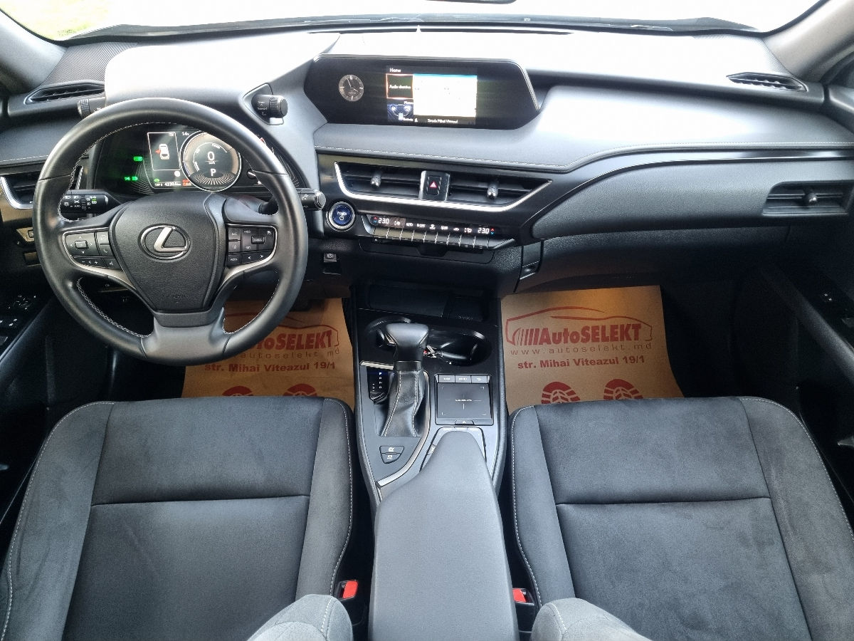 Lexus UX 2021 photo 11