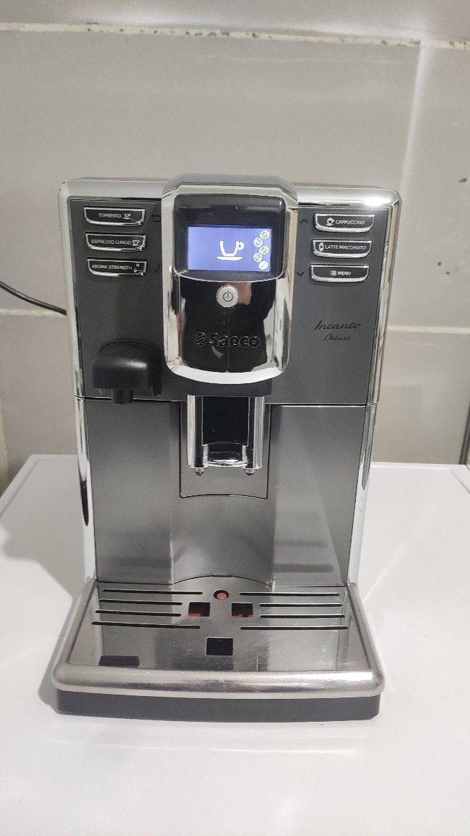 Aparat de cafea Saeco Incanto Deluxe în stare bună foto 4