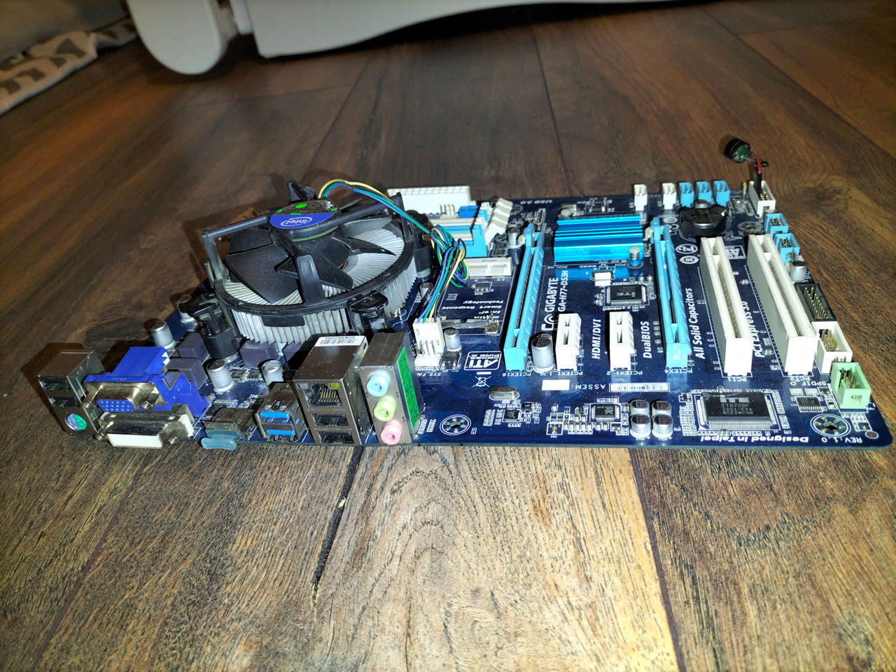 Материнская плата gigabyte GA-H77-DS3H (rev. 1.0) Socket LGA1155 - 1000Lei